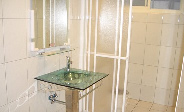 俊霖工程團隊合照，展現專業與服務熱忱