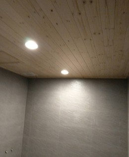 大里浴室整修方案，包含水電與磁磚工程